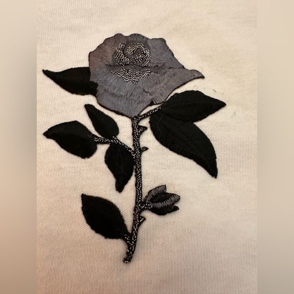 Vintage Volunteer Knit Apparel White Tee with Embroidered Black Floral Design - Picture 3 of 6